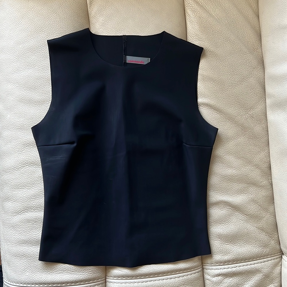 Commando black top